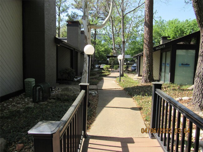 Building Photo - 14351 Torrey Chase Blvd