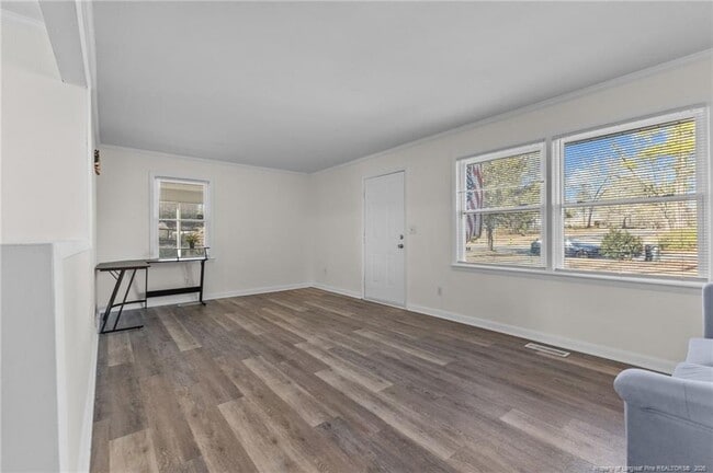 Building Photo - 306 Glenola St