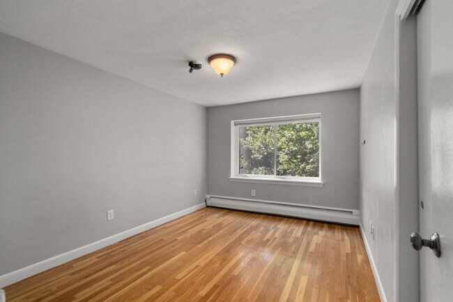 Building Photo - 133 Beaconsfield Rd