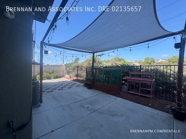 Building Photo - 1165 Latigo Cove