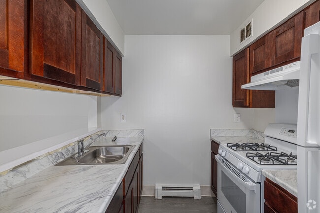 1BR, 1BA - 536SF - Kitchen - Highview Apartments