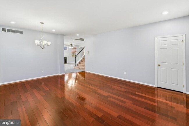 Building Photo - 109 Holly Dr