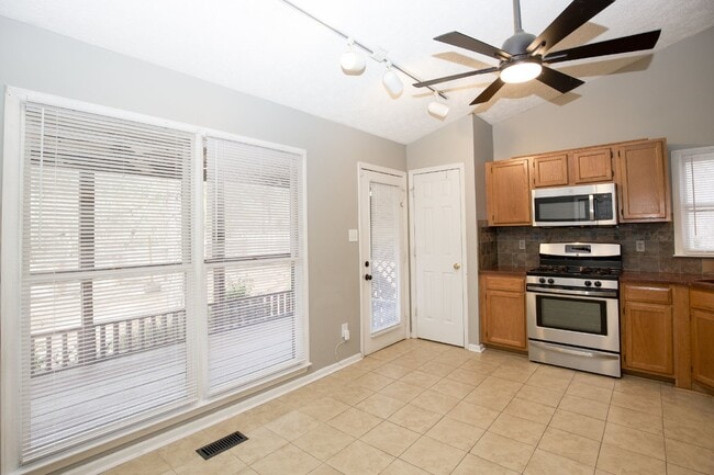 Building Photo - Charming 3 Bedroom Home in Pinehurst with ...