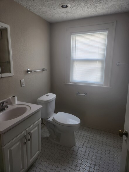 2nd Floor Bathroom - 1018 Worden St SE