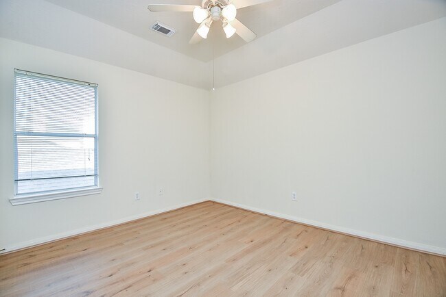Building Photo - 15119 Newfield Bridge Ln