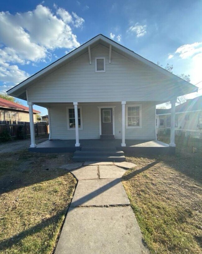 Building Photo - 330 Princeton Ave