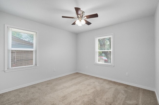Building Photo - 4518 Edgemont Dr