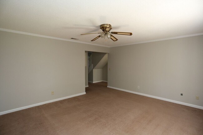 Building Photo - 3 Bedroom at Countryside