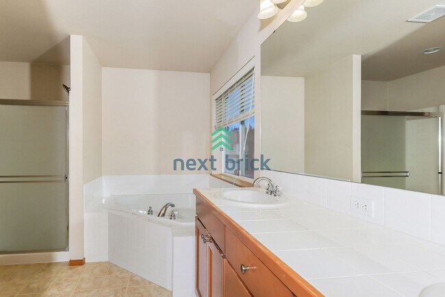 Building Photo - Stunning Bothell 5-Bedroom with flexible bonus room