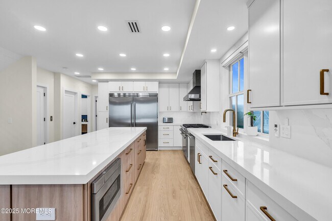 Building Photo - 3580 Ocean Terrace