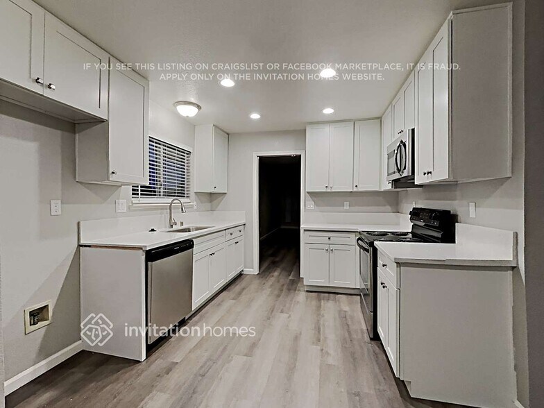 Building Photo - 328 Grouse Dr