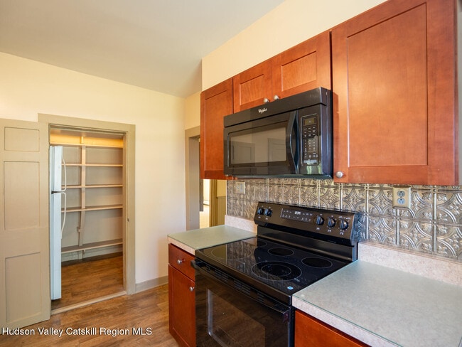 Building Photo - 2704 NY-9H