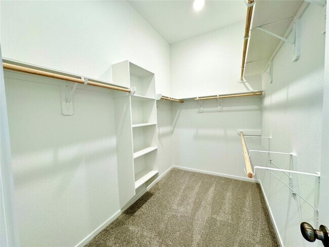 Building Photo - 2318 Honeyberry Shrub Dr