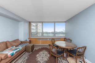 Building Photo - 3950 N Lake Shore Dr