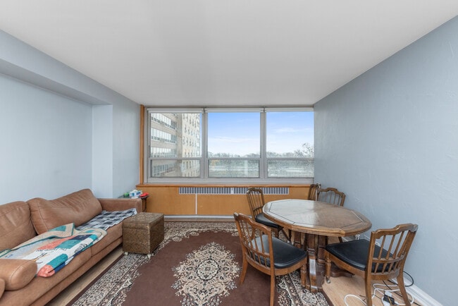 Building Photo - 3950 N Lake Shore Dr