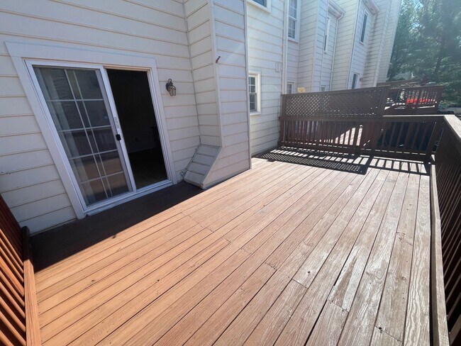 Building Photo - Luxurious And Spacious 3 Bed 2 Bath Brick Townhouse In Tysons Station