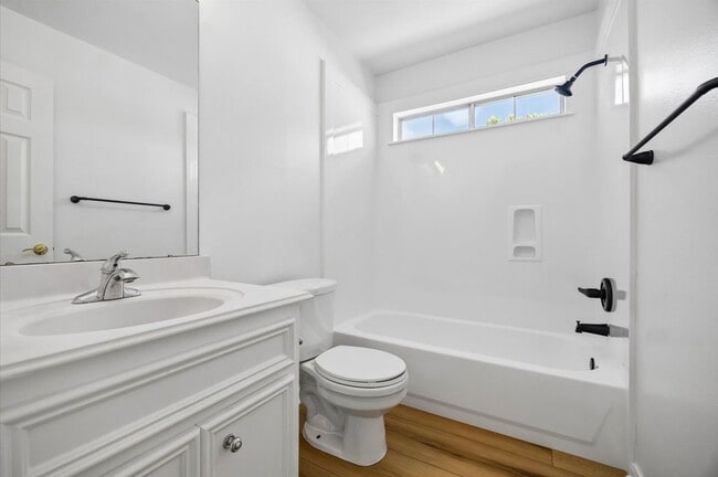 Building Photo - 4601 Mimosa Dr