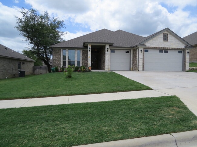 Building Photo - "Charming 4-Bedroom Retreat with Granite E...
