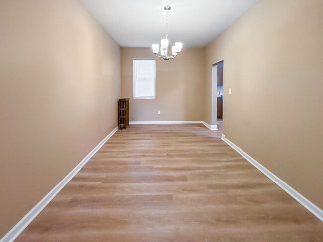 Building Photo - Beautifully Charming 3 Bedroom Home Available Now in Baltimore