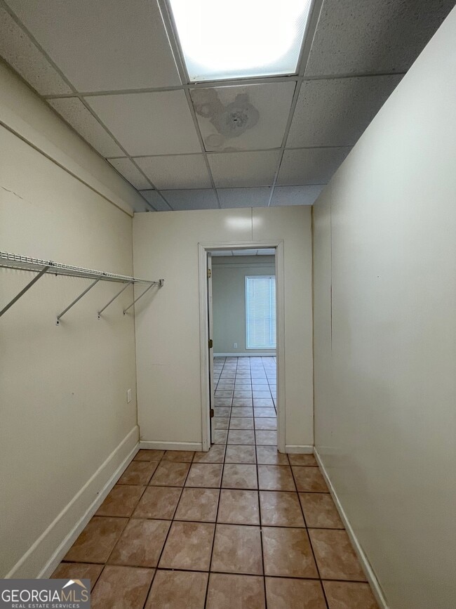 Building Photo - 81 Abbotsford Dr