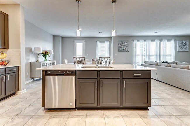 Building Photo - 2939 Lazarina Ln