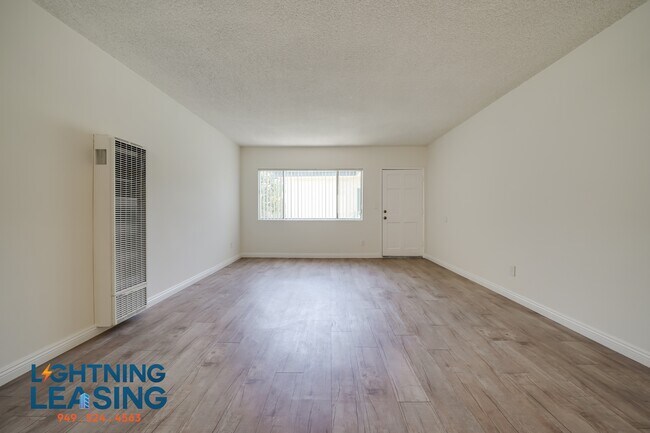 Building Photo - 5130 1/2 Yarmouth-25D