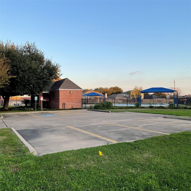 Building Photo - 14927 Sugar Sweet Dr