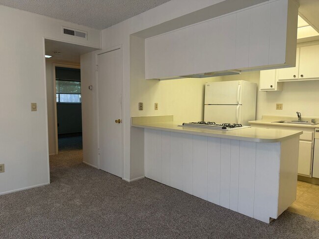 Building Photo - 6172 Peoria Dr