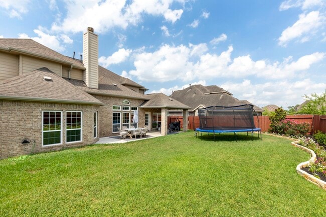 Building Photo - 6223 Pinewood Heights Dr