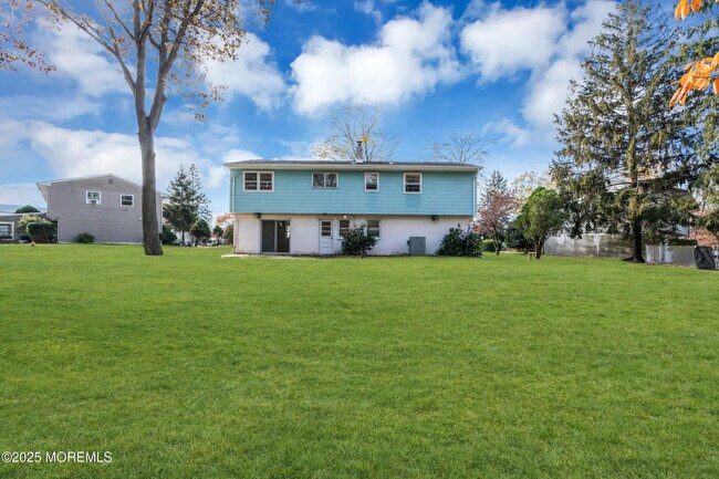 Building Photo - 16 Burdge Dr