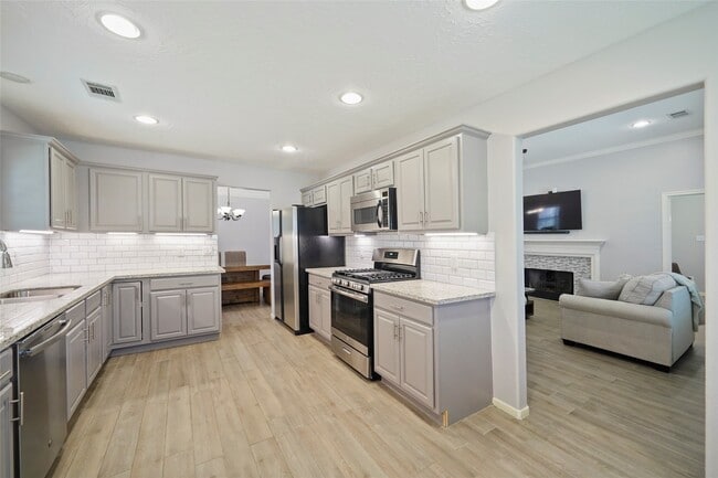 Building Photo - 18619 Camellia Estates Ln