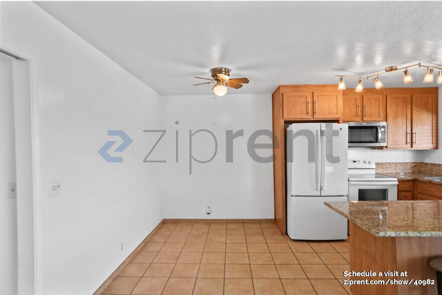 Building Photo - 1231 Juniper Dr