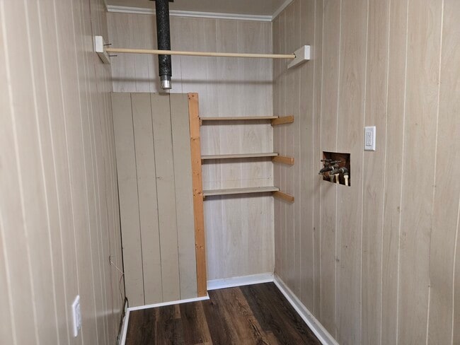 Building Photo - 24 Pine Cir