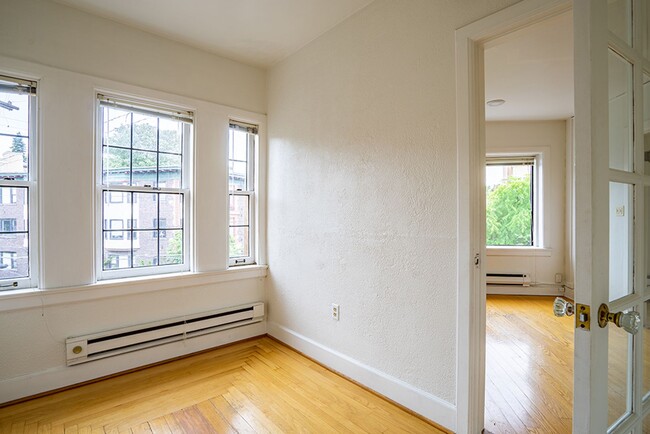 Interior Photo - Roundcliffe Apartments