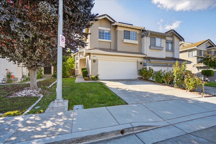 Building Photo - 151 Buck Ct