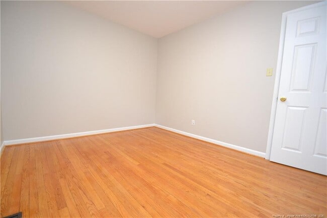 Building Photo - 806 Kingswood Dr