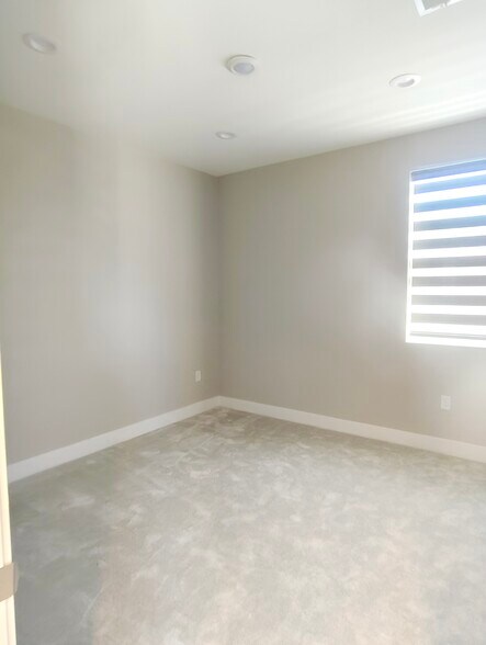 Building Photo - 130 Ashpark