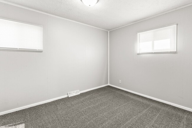 Building Photo - 3920 Vinton St