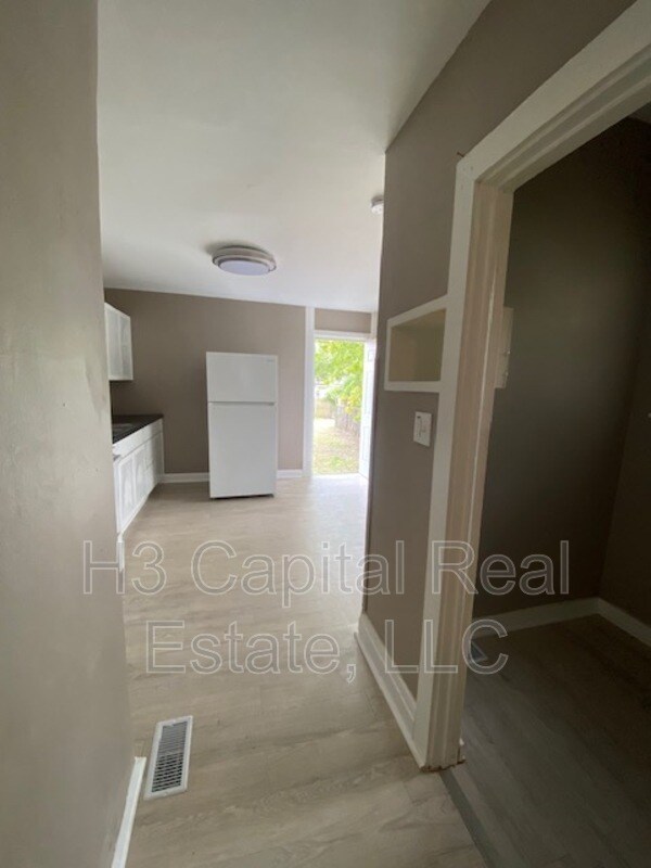 Building Photo - 2120 Lee Ave