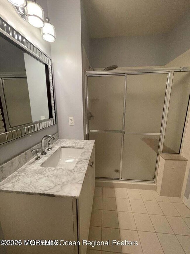 Building Photo - 610 Sophee Ln