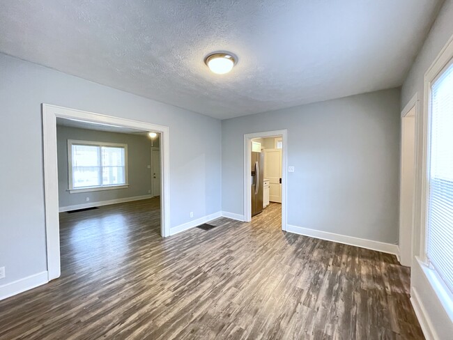 Dining room - 701 Berkeley Rd