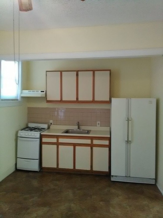 Building Photo - 238 W Abbottsford Ave