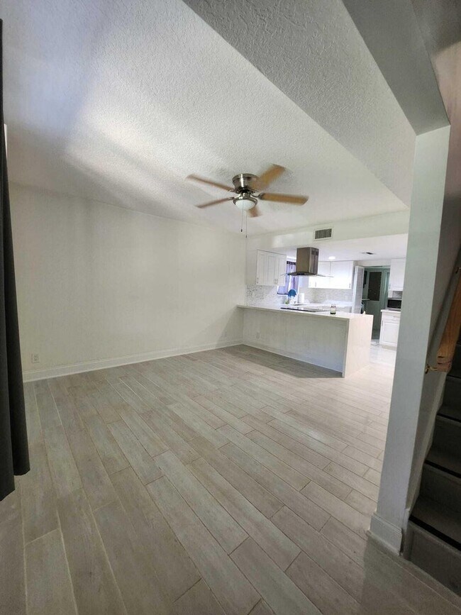 Building Photo - 16930 W Brighton Dr
