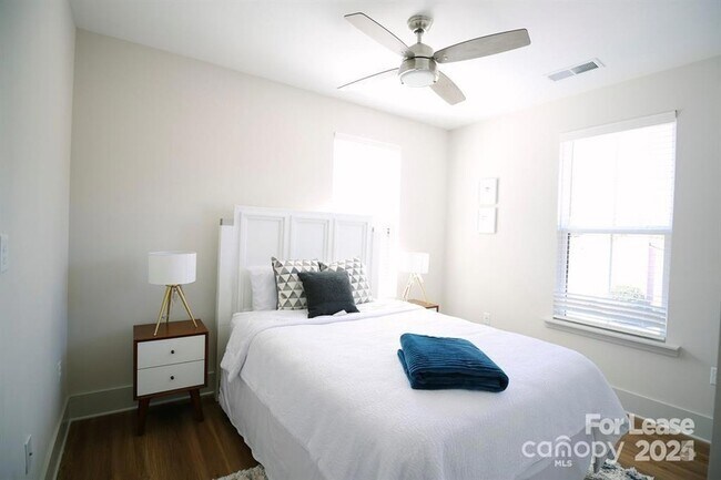 Building Photo - 2925 Commonwealth Ave