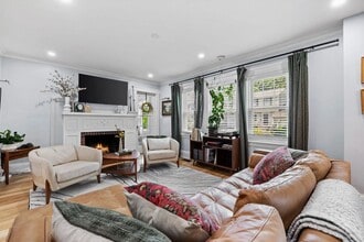 Building Photo - 11 Parkway Rd