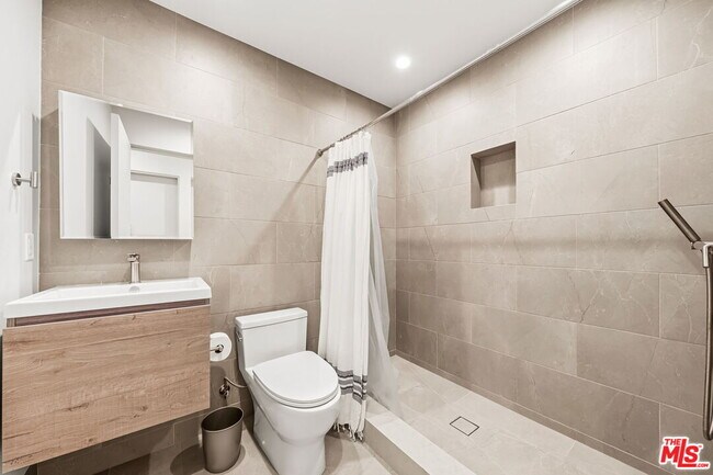 Building Photo - 9206 Monte Mar Dr
