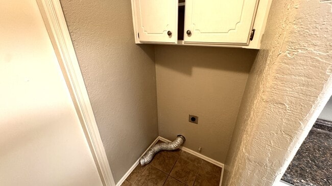 Building Photo - 812 SE 15th St