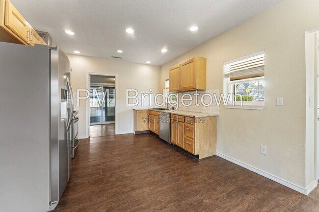 Building Photo - 1115 13th St