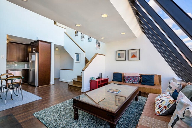 Building Photo - 3209 Cherry Hill Ln