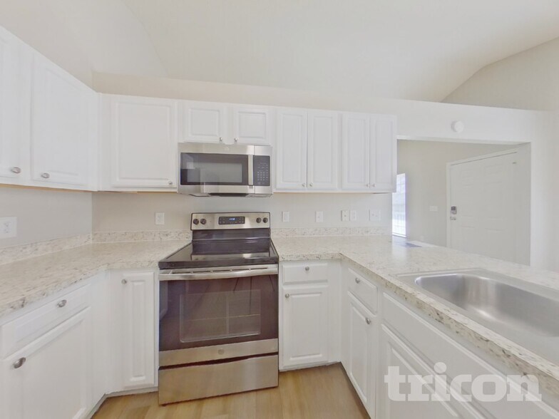 Building Photo - 337 White Gables Dr